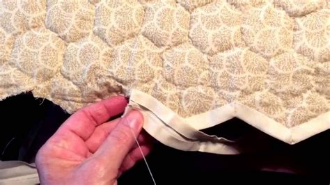 How To Hand Finish A Scalloped Edged Quilt Quilts Quilt Binding