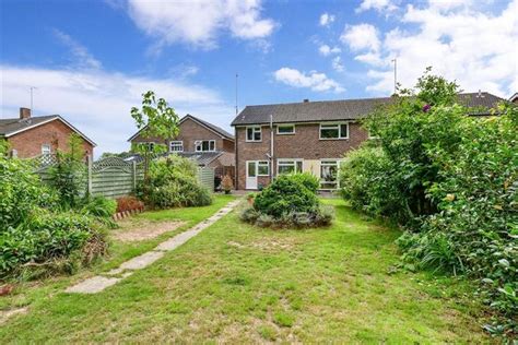 Wealdon Close Southwater Horsham West Sussex Rh13 3 Bedroom Semi Detached House For Sale