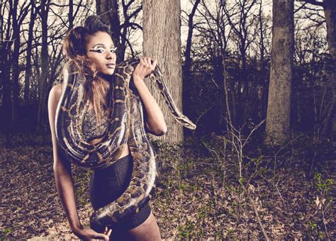 Snake Shoot With Isi Unique Fashion Photography Model Style