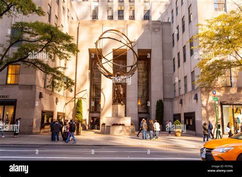 Rockefeller Center Statue Of Atlas Fifth Avenue Manhattan New York
