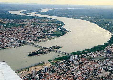 The population was 354,317 in 2020, and the total area is 4,756.8 km², making it the largest municipality in the state by area. Pontos Turísticos da Nossa Região: Rio São Francisco ...