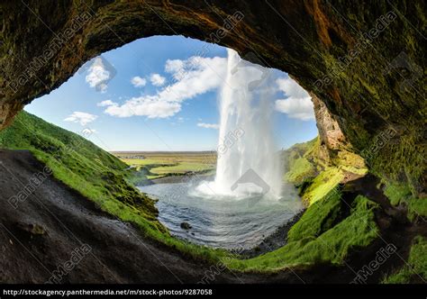 Seljalandsfoss Wasserfall In Island Stockfoto 9287058