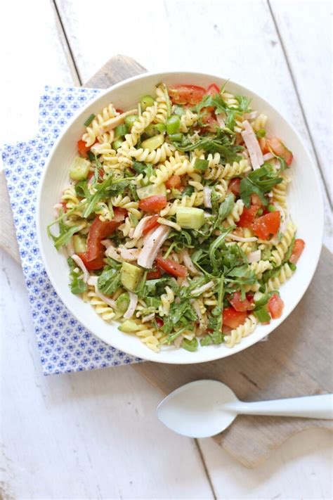Frisse zomerse pastasalade