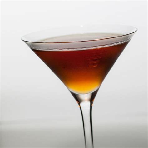 The hanky panky was created by ada coley coleman at the american bar in london's savoy hotel somewhere between 1903 and 1923. Cócteles con café para Fin de Año | Delicious martinis ...