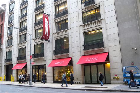 Barneys Madison Avenue Flagship To Stay Open As A Temporary Pop Up 6sqft
