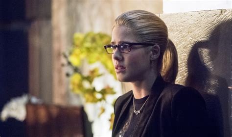 Arrow Season 4 Episode 19 Synopsis And Promo Will Felicity Join The
