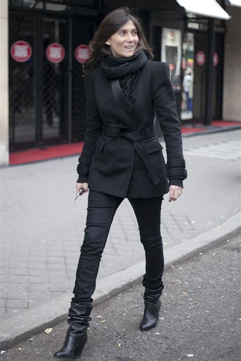 Emmanuelle Alt Showed Off An All Black Ensemble With That Ease And
