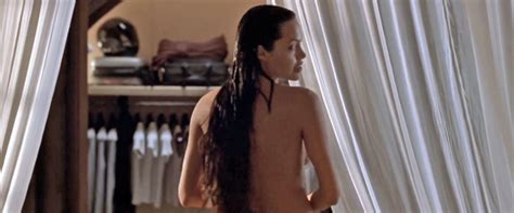 Angelina Jolie Desnuda En Lara Croft Tomb Raider