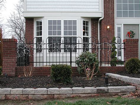 Ornamental Aluminum Concord Fence With Majestic Finials And Balls By