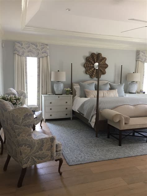 Lastly, using more than one paint color for a master bedroom visually breaks up space, making the room appear smaller. 20+ Popular Bedroom Paint Colors that Give You Positive ...