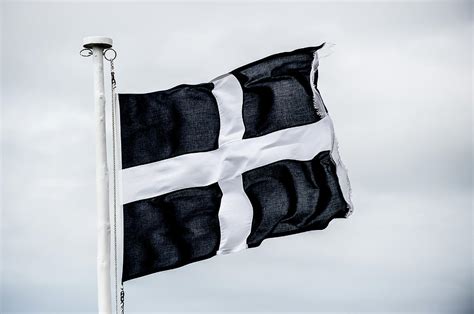 Logged in members can contribute facts, anecdotes, and sources for flags. Cornish Flag ii Photograph by Helen Northcott