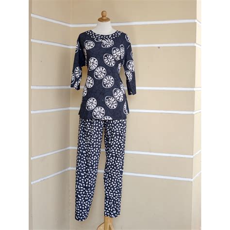 More images for contoh baju jahit setelan celana » Setelan Celana Panjang // Setelan Batik TIdur // Batik ...