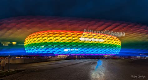 The allianz arena is a famous landmark in munich and the home of the football club fc bayern munich. Allianz Arena München im CSD Look Foto & Bild ...