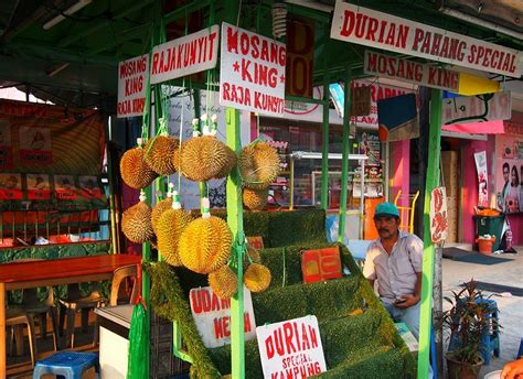 Dataran medan pasar, kuala lumpur, 50050, malaysia. Makan Durian di Lokasi-Lokasi Strategik Ini di Sekitar ...