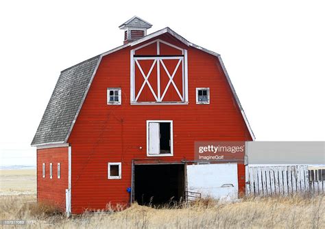 Classic Old Red Barn On The Great Plains In Winter Stock Photo Getty