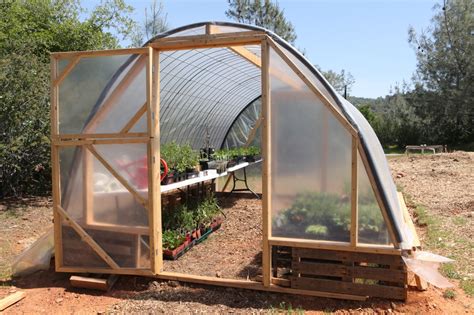 Large or small, easy or complex, all for free! How to Build a Greenhouse the Easy Way