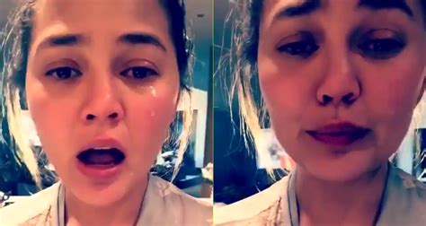 Chrissy Teigen Tearfully Apologizes For Missing Victorias Secret