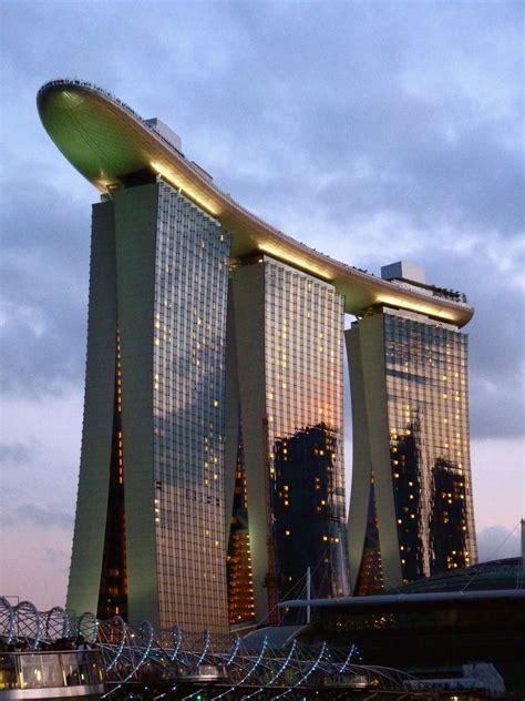 Amazing Three Tier Building In Singapore Skyscraper Architecture