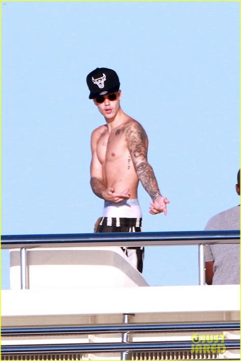 Justin Bieber Skinny Dipping Photos Surface From Hawaii Trip Photo Justin Bieber