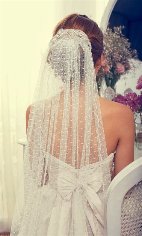 Make Your Own Wedding Veil In Six Easy Steps Saving Money