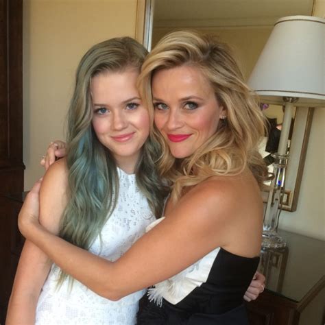 Reese Witherspoons Teenage Daughter Is Quite The Artist Reese