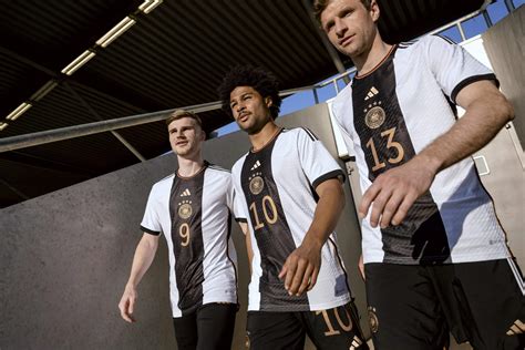 Neues Dfb Deutschland Trikot 2022 Zur Fußball Wm 2022 Katar