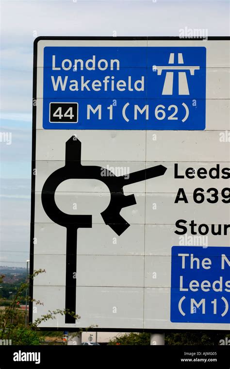 M1 The South Motorway Sign Hi Res Stock Photography And Images Alamy
