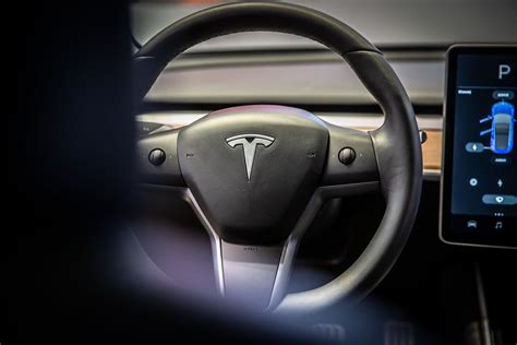 Police California Tesla Driver Riding In Backseat Arrested