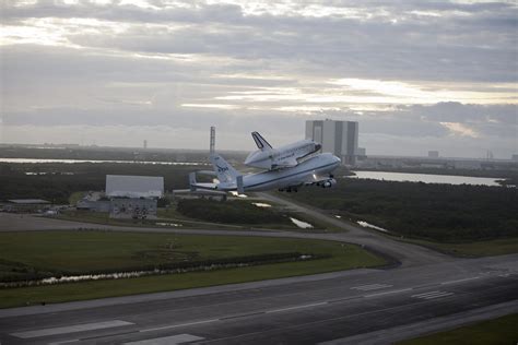 Endeavour Takes Off Atop Shuttle Carrier Aircraft Ksc 201 Flickr