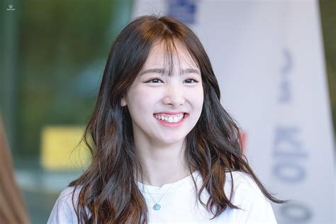 Nayeon Bunny Smile Kpop Girl Groups Korean Girl Groups Kpop Girls