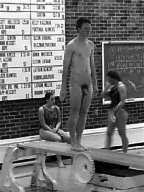 Vintage Nude Male Swimming DATAWAV