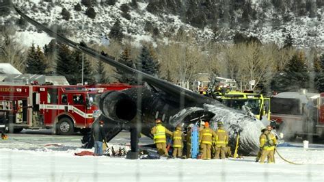 Aspen Airport Plane Crash Kills 1 Injures 2 Cbc News