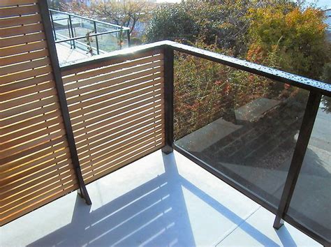 The innovative horizontal slat fencing system is very easy to install with the spacing of the slats able to be adjusted to suit your specific privacy needs. Depiction of Horizontal Deck Railing Embraces Every ...
