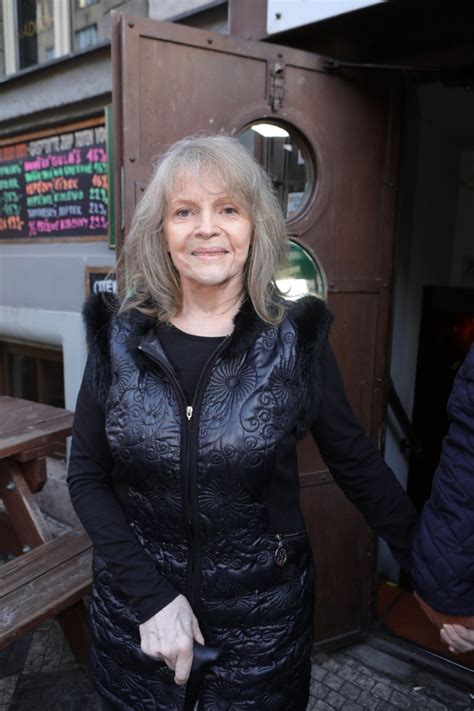 She was married to jan kolomazník, jaromír mayer and milan pilar. Eva Pilarová je stále v nemocnici. Kvůli koronaviru k ní ...
