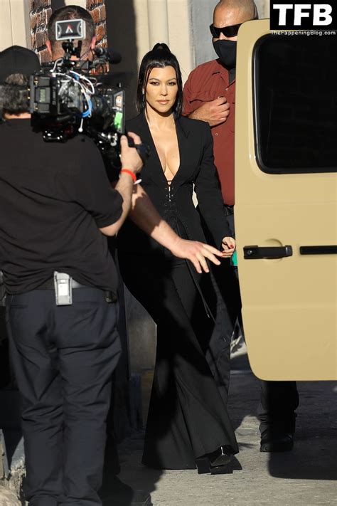 kourtney kardashian flaunts her cleavage in hollywood 9 photos thefappening