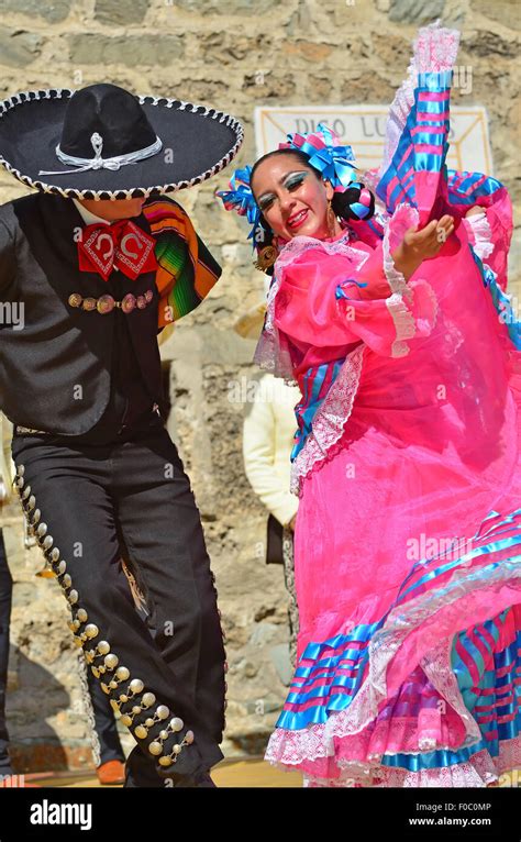 Mexican Dancers From Guadelupe Omexochitl In The Cime Mountain Culture
