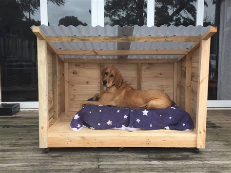 Ideally, your dog lives inside with the rest of the family. Roomy Pallet Dog Kennel • 1001 Pallets | Dog house diy ...