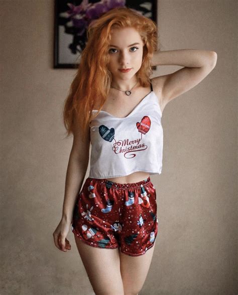 Pin By Alison Emmert On Julia Adamenko Ginger Girls Women I Love Redheads