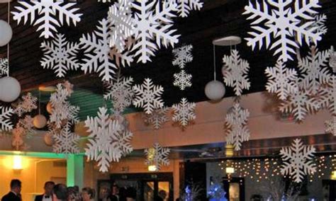 Christmas Display Props And Decorations From Polystyrene For Commercial