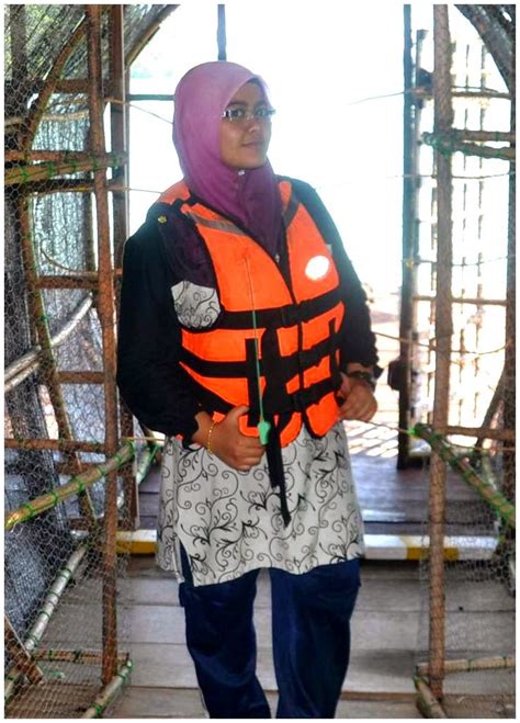 Ibu ngan ank same naik gune sabun marin ni. SIHAT CANTIK BERGAYA: MARINE ESSENCE SABUN PENCERAH