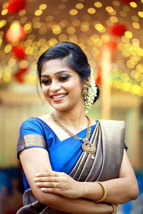 Dextro™ Kerala Bride South Indian Actress Hot Saree Trends