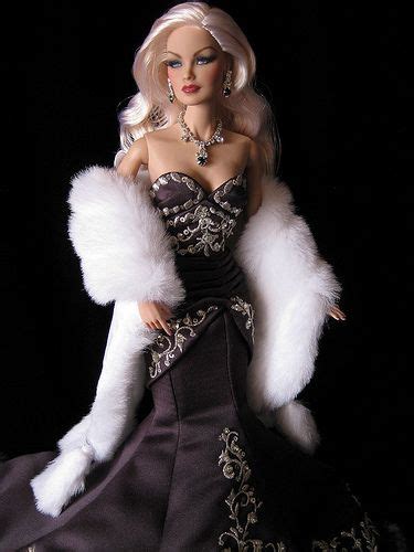 Modern Comeback With Eyelashes Applied By Juanalbuerne Dress Barbie Doll Barbie Hair Barbie
