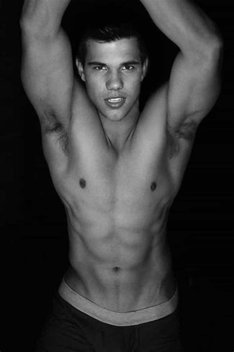 Shirtless Taylor Lautner Hot Pics Photos And Images