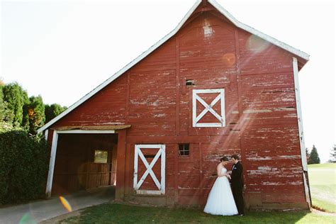 Top Barn Wedding Venues Oregon Rustic Weddings