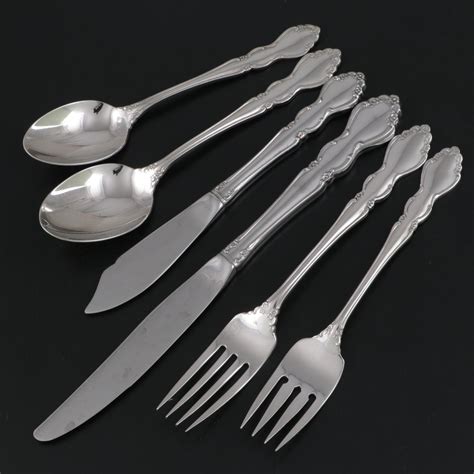 Oneida Dover Stainless Steel Flatware In Wooden Case Mid To Late