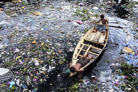 pollution buriganga river near the city of dhaka hotspot before and after