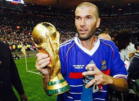 Vintagefooty On Twitter Zinedine Zidane World Cup Trophy World Cup