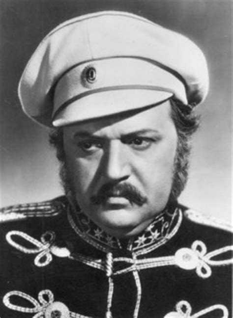 Hawaiian shirt friday is natural when riding an @indoboard at work; Hugo Haas