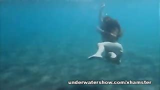 Julia Is Swimming Underwater Nude In The Sea Xnxx Porn Videos At Pornworms