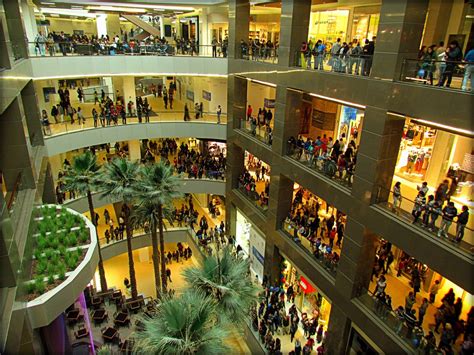 En mall costanera center encontrarás más de 300 tiendas, marcas. MALL COSTANERA CENTER | La familias Miranda en el estreno de… | Flickr